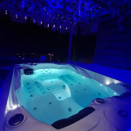 Вилла Anglada, With A Private Pool And Jacuzzi *